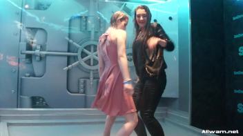 Soaking Wet Sexy Dancing Screencap 60 on www.sinx.com