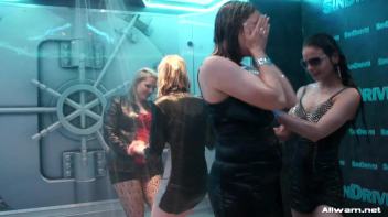 Soaking Wet Sexy Dancing Screencap 73 on www.sinx.com