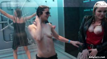 Soaking Wet Sexy Dancing Screencap 79 on www.sinx.com