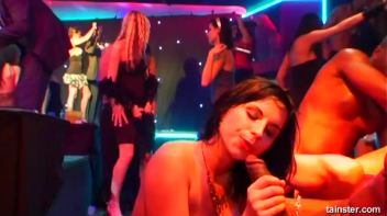 Pussy Casino Part 5 - Cam 1 Screencap 105 on www.sinx.com