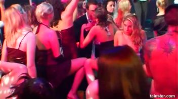 Pussy Casino Part 5 - Cam 1 Screencap 19 on www.sinx.com