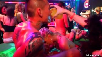 Pussy Casino Part 5 - Cam 1 Screencap 47 on www.sinx.com