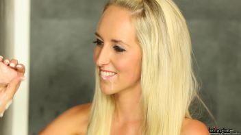 Snack On That Creamy Hot Dog Screencap 20 on www.sinx.com