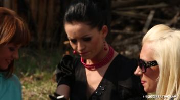 The Piss Stop Screencap 11 on www.sinx.com