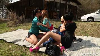 The Piss Stop Screencap 19 on www.sinx.com