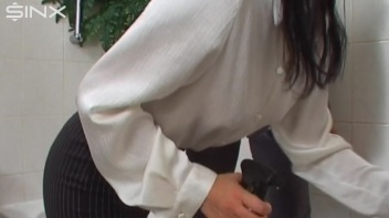 Girls Spray Oil Other Each Other's Clothes Screencap 12 on www.sinx.com