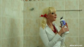 Shower Down That Mess Freak! Screencap 5 on www.sinx.com