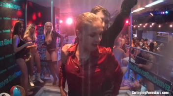 Summer Jam Bang Part 4 - Shower Cam Screencap 66 on www.sinx.com