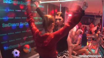 Summer Jam Bang Part 4 - Shower Cam Screencap 76 on www.sinx.com