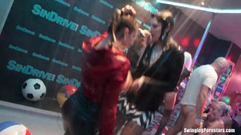 Summer Jam Bang Part 4 - Shower Cam Screencap 79 on www.sinx.com