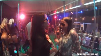 Summer Jam Bang Part 4 - Shower Cam Screencap 81 on www.sinx.com