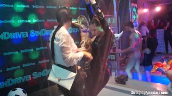 Summer Jam Bang Part 4 - Shower Cam Screencap 47 on www.sinx.com