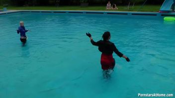 Eurobabes Only Waterpark Screencap 15 on www.sinx.com