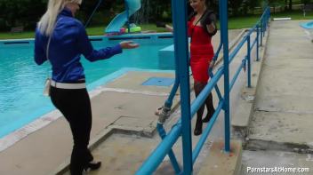 Eurobabes Only Waterpark Screencap 2 on www.sinx.com