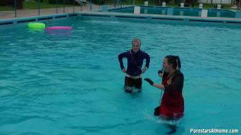 Eurobabes Only Waterpark Screencap 32 on www.sinx.com