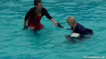 Eurobabes Only Waterpark Screencap 39 on www.sinx.com