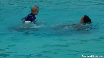 Eurobabes Only Waterpark Screencap 43 on www.sinx.com