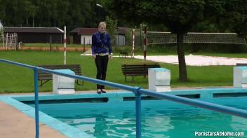 Eurobabes Only Waterpark Screencap 58 on www.sinx.com