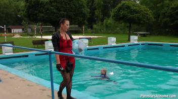 Eurobabes Only Waterpark Screencap 59 on www.sinx.com