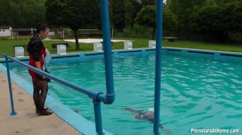 Eurobabes Only Waterpark Screencap 60 on www.sinx.com