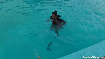 Eurobabes Only Waterpark Screencap 69 on www.sinx.com