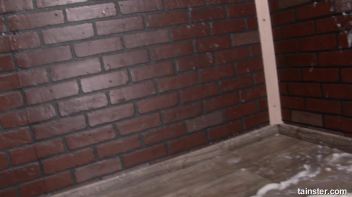 Sexy lab worker is getting slimed Screencap 1 on www.sinx.com