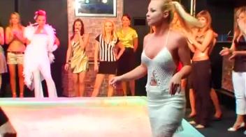 The Mudpit Of Death Screencap 22 on www.sinx.com