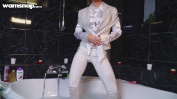 Sexy Solo Wetlook Show In White Screencap 13 on www.sinx.com