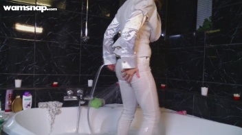 Sexy Solo Wetlook Show In White Screencap 21 on www.sinx.com