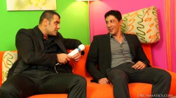 Double Buzz Fuck That Blondie Screencap 2 on www.sinx.com