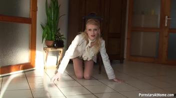 This Purse Was Made For Pissing! Screencap 44 on www.sinx.com