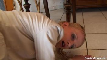 This Purse Was Made For Pissing! Screencap 64 on www.sinx.com