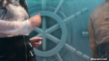 Gorgeous Shower Girls Screencap 12 on www.sinx.com