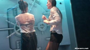 Gorgeous Shower Girls Screencap 43 on www.sinx.com