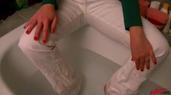 Savoring Every Moment Of Bath Time Screencap 15 on www.sinx.com