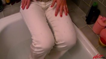 Savoring Every Moment Of Bath Time Screencap 16 on www.sinx.com