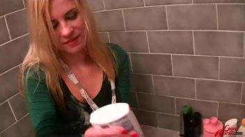 Savoring Every Moment Of Bath Time Screencap 34 on www.sinx.com