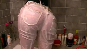 Savoring Every Moment Of Bath Time Screencap 39 on www.sinx.com