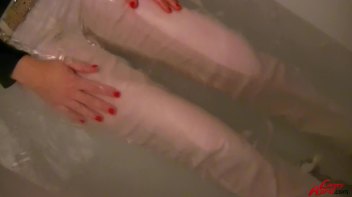 Savoring Every Moment Of Bath Time Screencap 44 on www.sinx.com