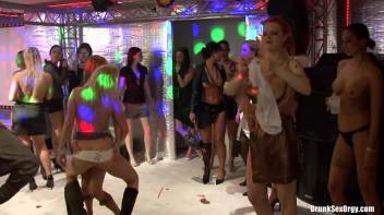 XXX Rip Fest Part 5 - Cam 3 Screencap 40 on www.sinx.com