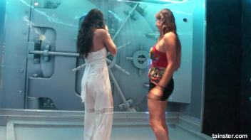 Showers and amateur babes Screencap 20 on www.sinx.com
