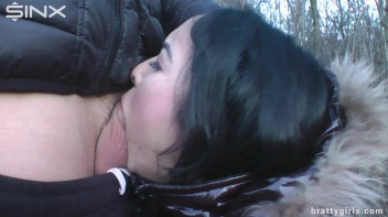 Deepthroating And Dual Dick Sucking Queen Screencap 30 on www.sinx.com