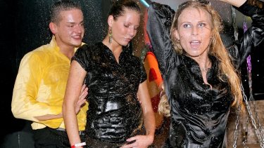 Latest deal - Swingers Ball Part 1 - Cam 3