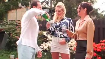 These Girls Love That Tasty Sausage! Screencap 3 on www.sinx.com