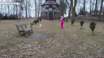 Goth vs. Preppy Pink Battle In The Park Screencap 14 on www.sinx.com