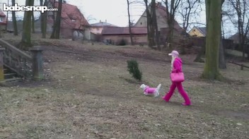 Goth vs. Preppy Pink Battle In The Park Screencap 16 on www.sinx.com