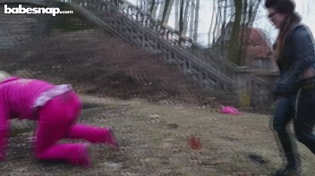 Goth vs. Preppy Pink Battle In The Park Screencap 32 on www.sinx.com