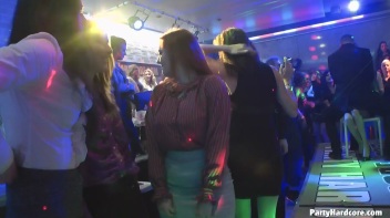 Party Hardcore Gone Crazy Vol. 32 Part 1 - Cam 1 Screencap 47 on www.sinx.com