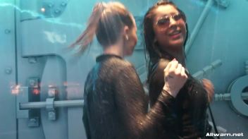 Funkin' It Up Wetlook Style! Screencap 53 on www.sinx.com