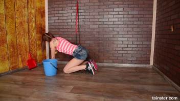 Tereza is getting messy while cleaning up Screencap 3 on www.sinx.com